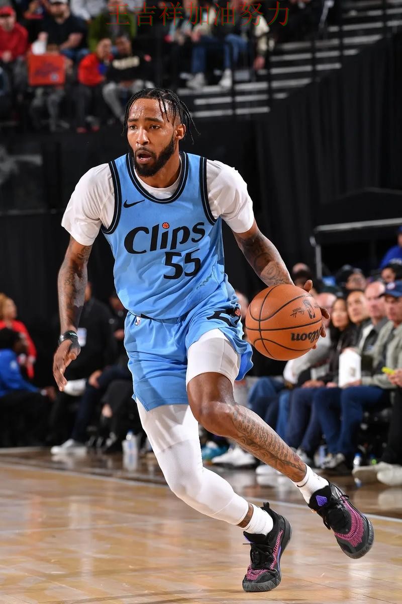 哈登状态回升引发热议 战术调整效果逐渐显现 哈登状态回升引发热议 战术调整效果逐渐显现